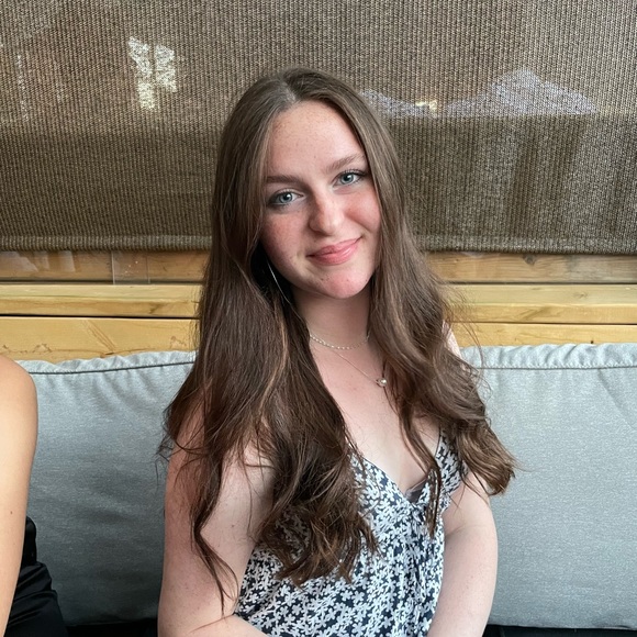 Meet your Posher, Alysha - Picture 2 of 5